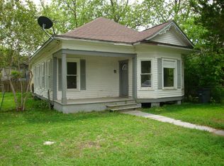 2210 4th St, Bay City, TX 77414