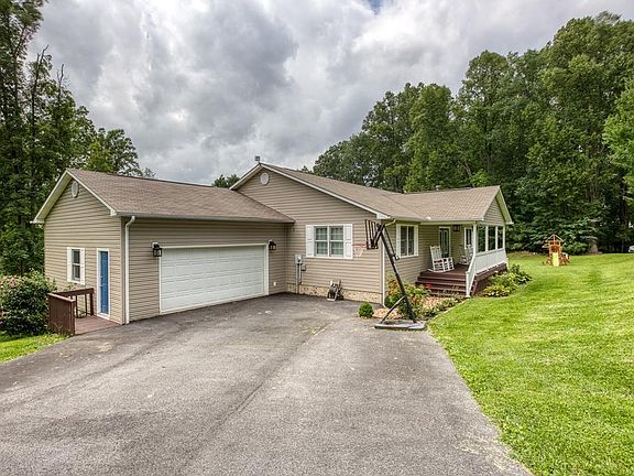 2nd image of 67 Wood Land Cir
