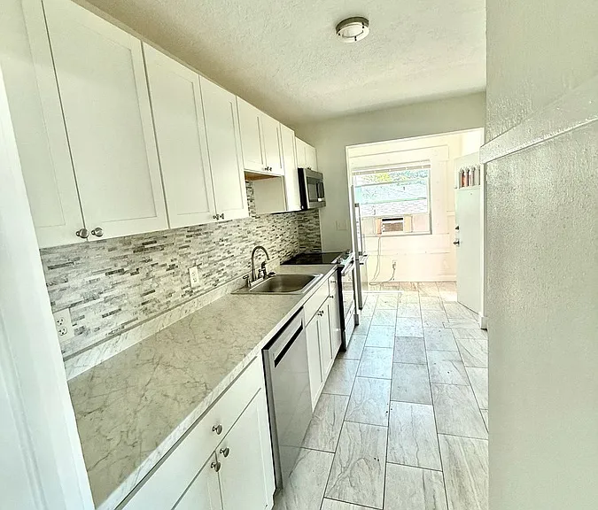 135 N Martin Luther King Junior Ave #B — Photo 6