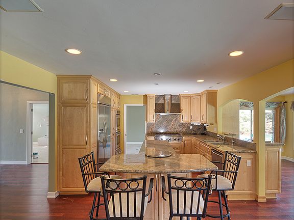 5th image of 6238 Syracuse Ln