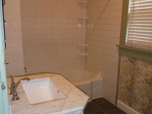 Large updated full bath