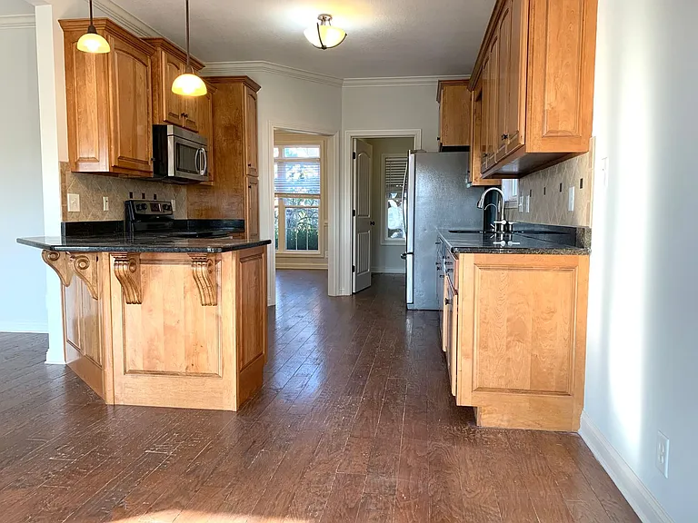 1533 Edgewater Ln — Photo 14