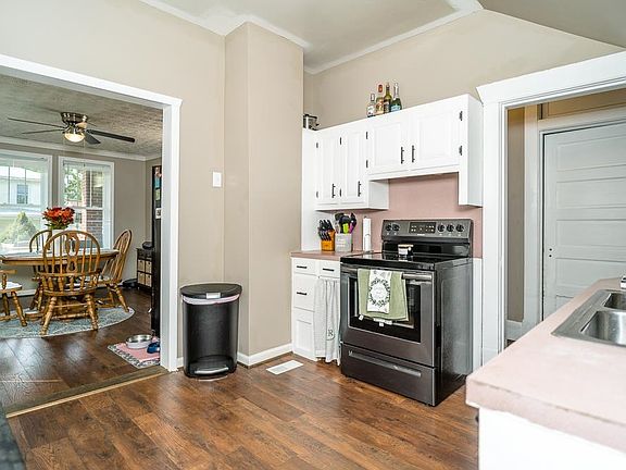 5th image of 606 E Wolfe St
