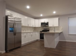 38 Palm St #1, Newark, NJ 07106