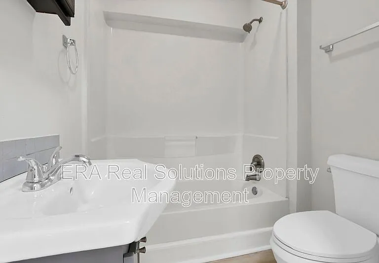 1120 Cole St — Photo 18