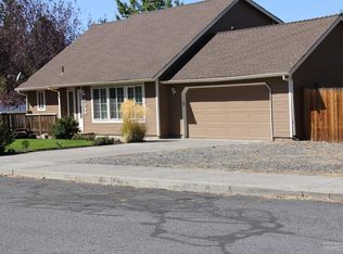 2046 NE Red Rock Ln, Bend, OR 97701