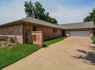 15223 Seahorse Dr, Houston, TX 77062