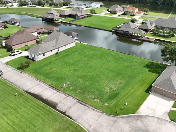 79 Woodview Dr, Morgan City, LA 70380