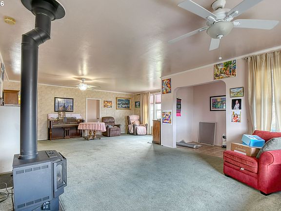 4th image of 554 W High St