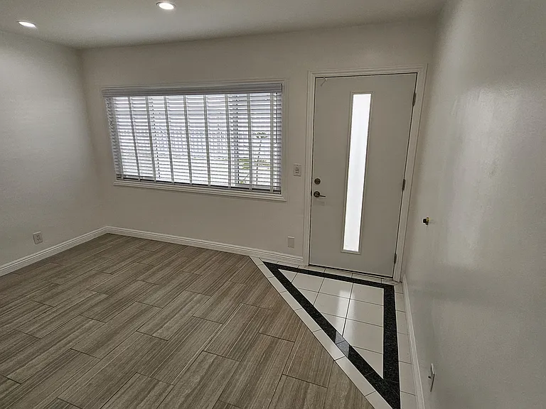 1800 N Gramercy Pl #4 — Photo 20