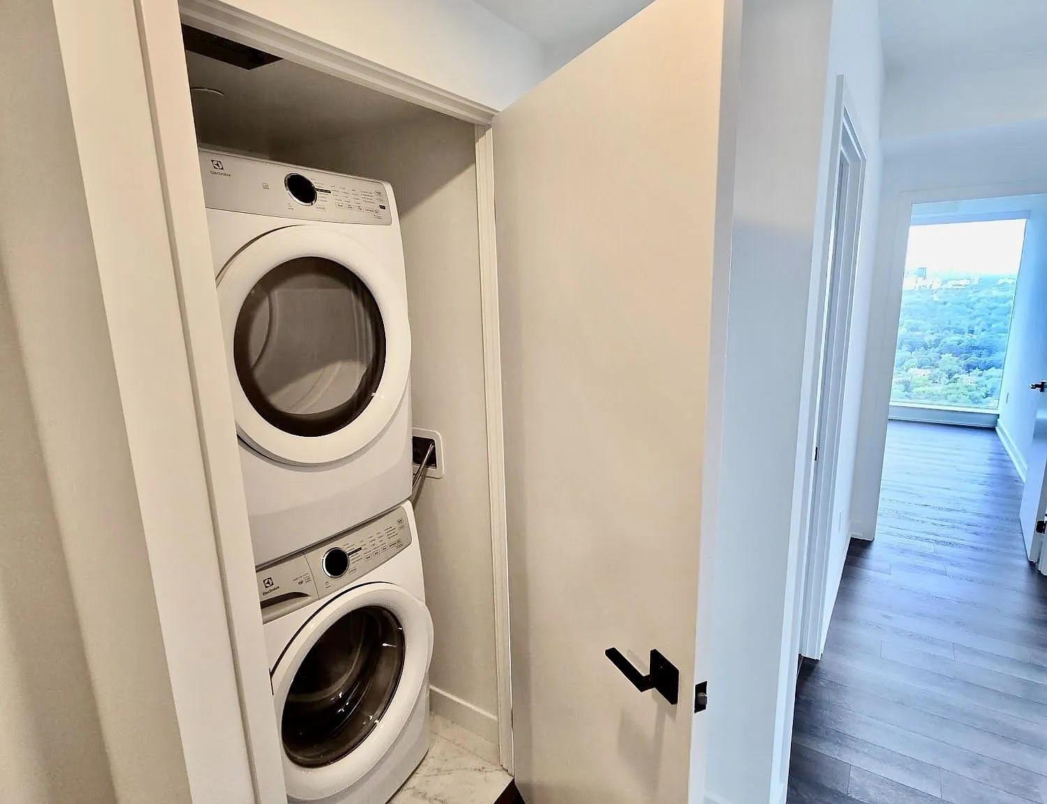 2 bed, $3,650 — Photo 4