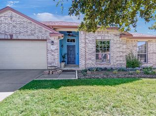 1110 Windsor Ln, Forney, TX 75126