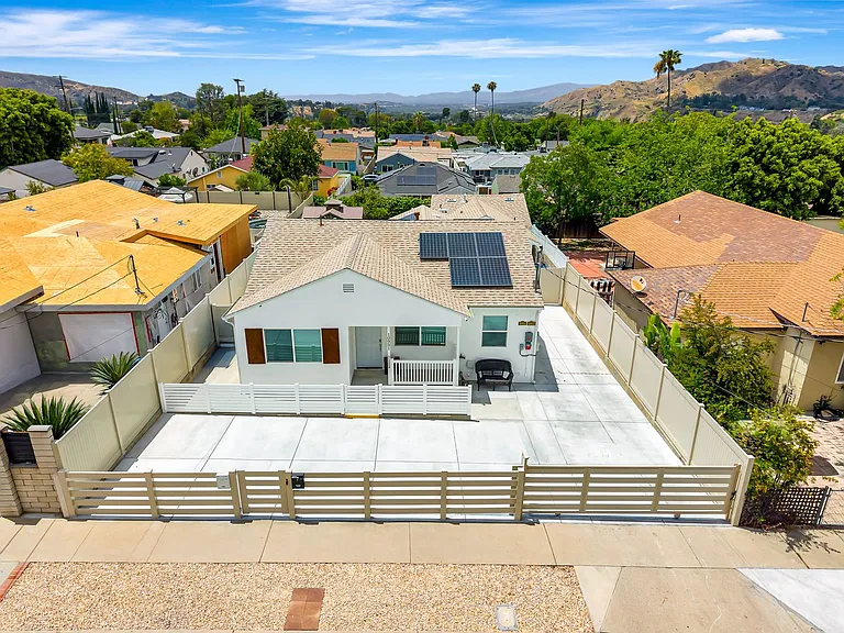 10951 Whitegate Ave — Photo 45