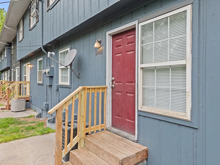 Redwood Village Townhomes — Photo 47