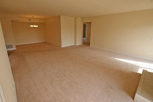 4th image of 6655 S Cass Ave 2b #2B