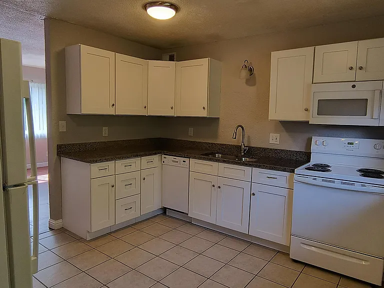 1527 N 55th Dr — Photo 31