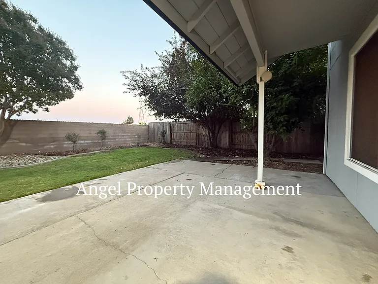 9131 Brienne Way — Photo 33
