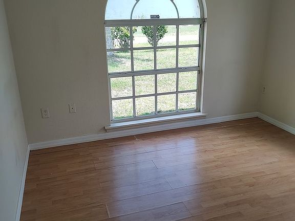3rd image of 504 Albatross Dr