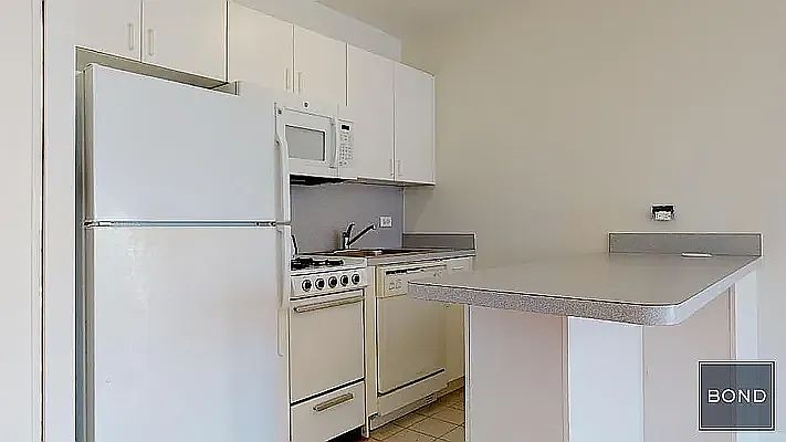 1st image of 1470 1st Ave APT 2H