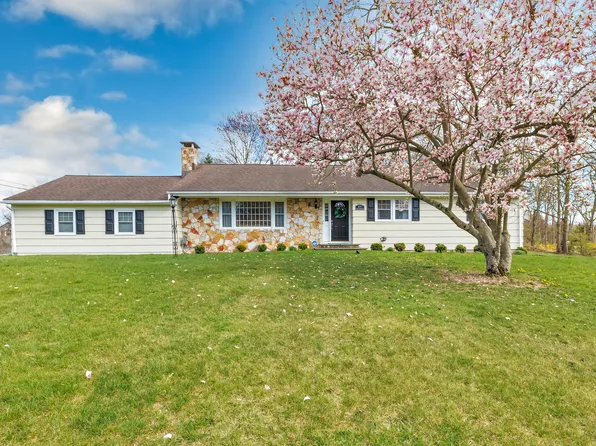 64 Lounsbury Road, Trumbull, CT 06611