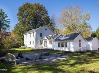 28 Interlaken Rd, Stockbridge, MA 01262