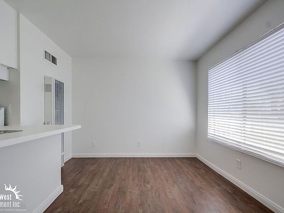 3rd image of 4074 35th St APT 6