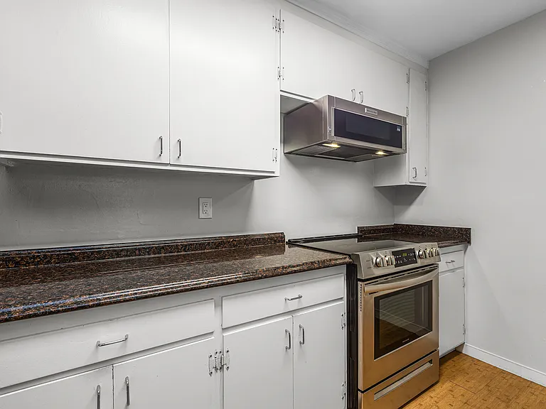 2235 Ashby Ave #202 — Photo 6