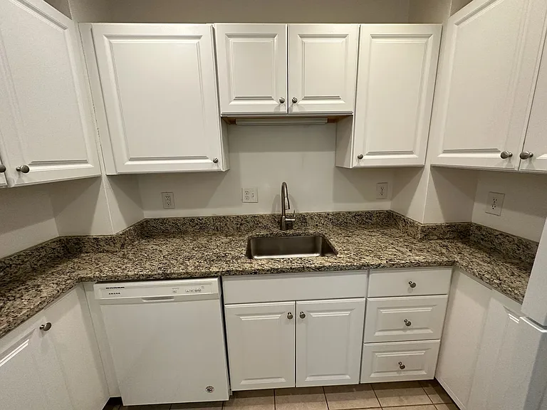 The Royal York Apartments — Photo 91