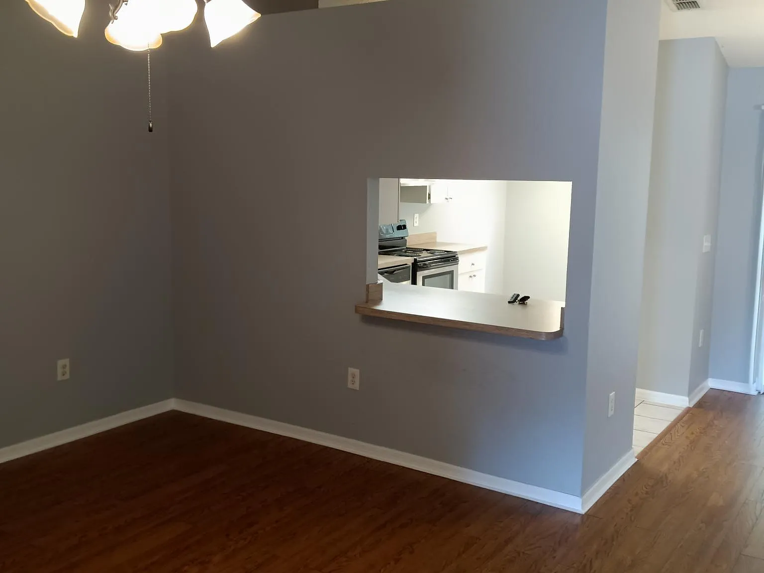 2 bed, 1100 sqft, $1,500 — Photo 3