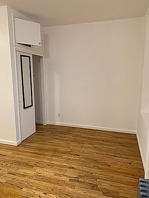 2nd image of 338 E 15th St APT 1A