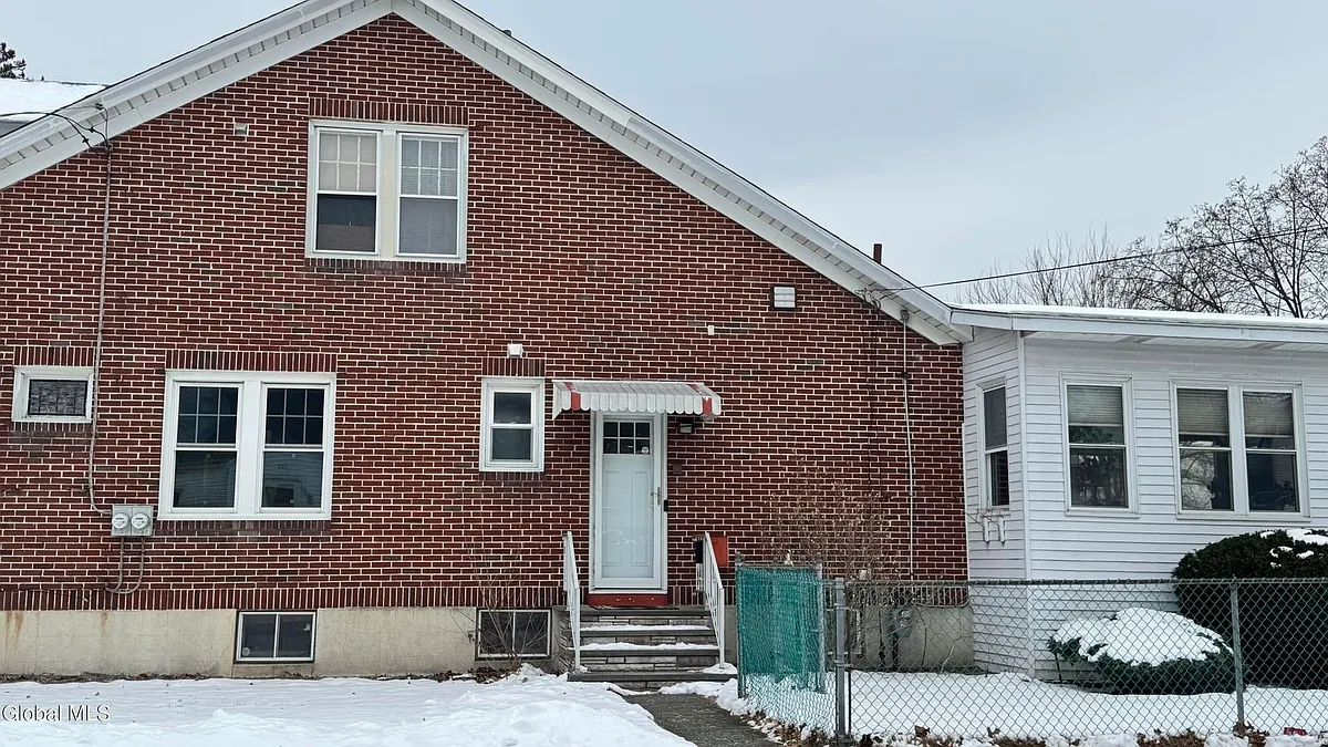 Building Photo - 1058 Washington Ave #2