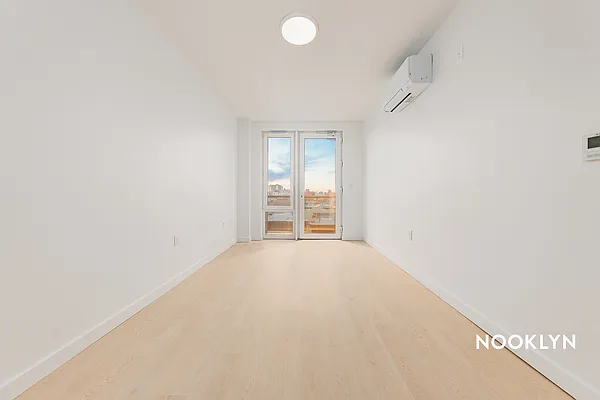 Rented by Nooklyn NYC LLC | media 82