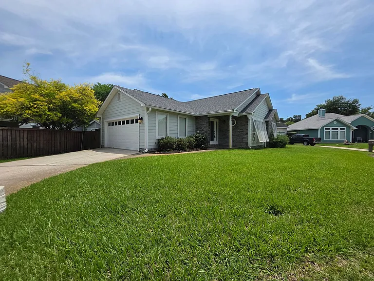 949 Osprey Ct — Photo 43