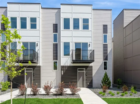 425 SW 12th St, Des Moines, IA 50309