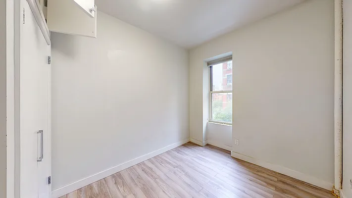 Rented by Bond New York | media 19