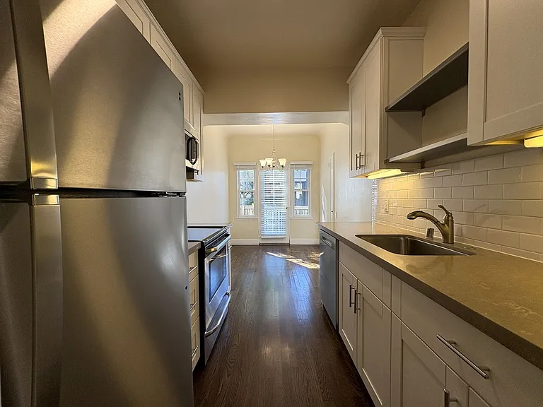 530 Webster St #11 — Photo 5
