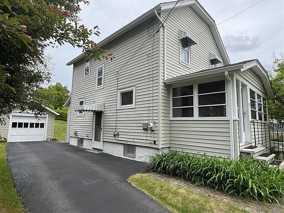 3rd image of 71 Shelby St