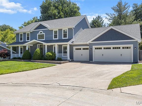 2nd image of 32 Muirfield Hill Ct S