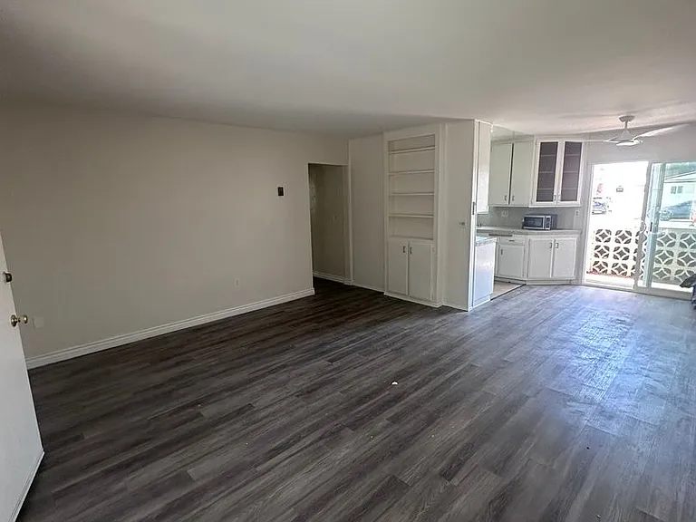 4160 Illinois St — Photo 1