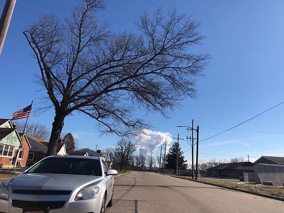 5th image of 44 Decker Ave