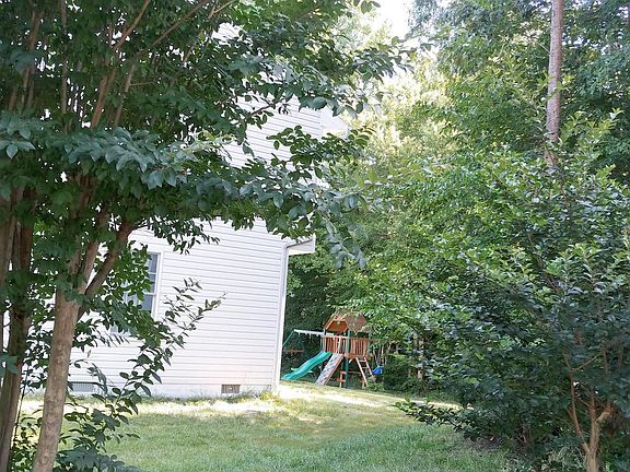 4th image of 23184 Cherry Hill Ct