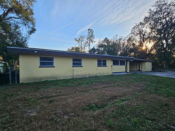2nd image of 2821 Vousden Ln