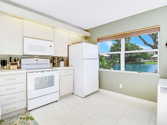 4th image of 1814 Middleton Way