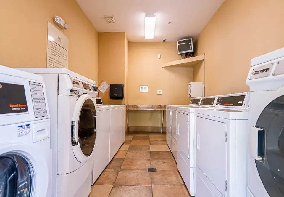 Spacious laundry center