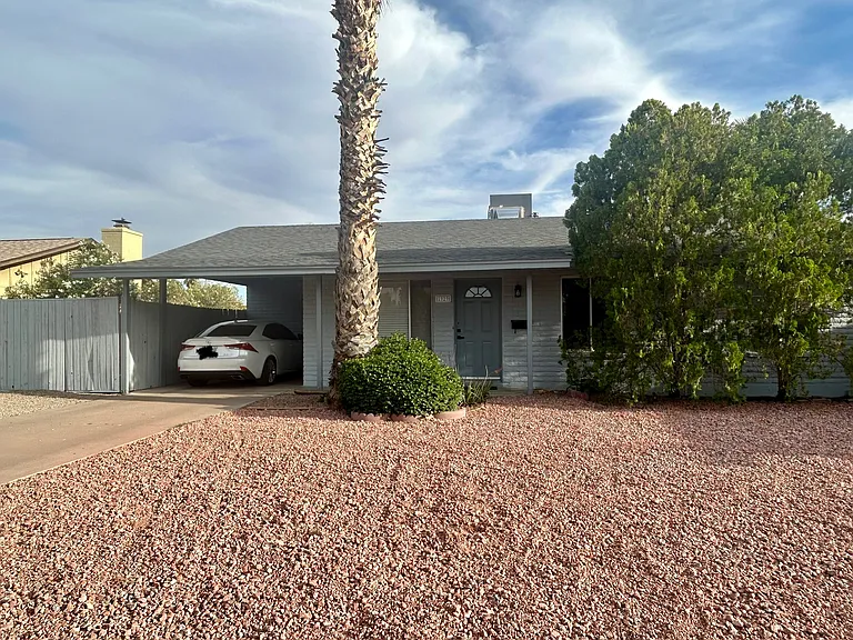 1929 E Alameda Dr — Photo 1