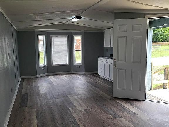 2nd image of 814 S Kern Ave #2