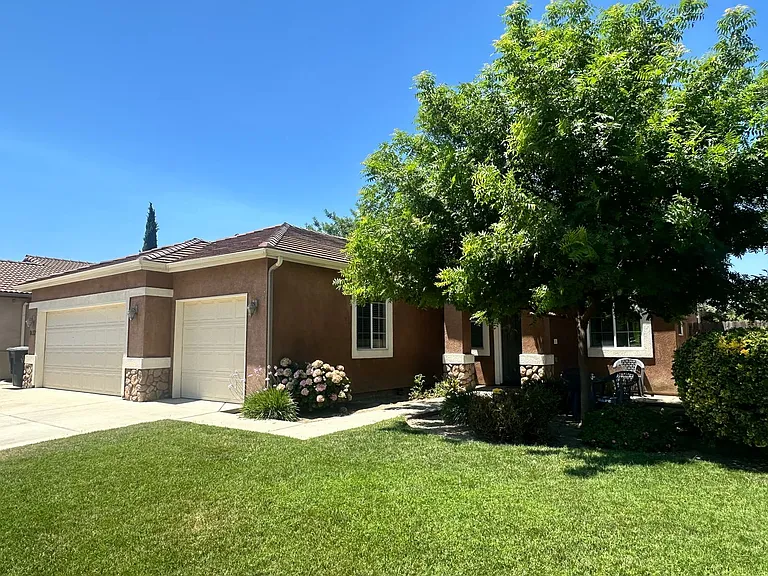 2133 N Denton St — Photo 5