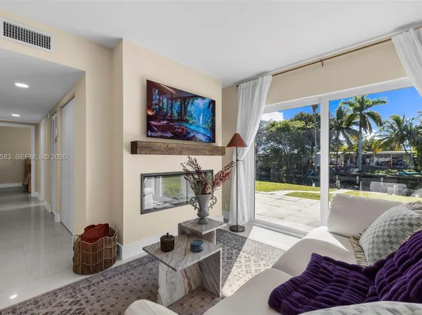 10750 SW 43rd Ln, Miami, FL 33165