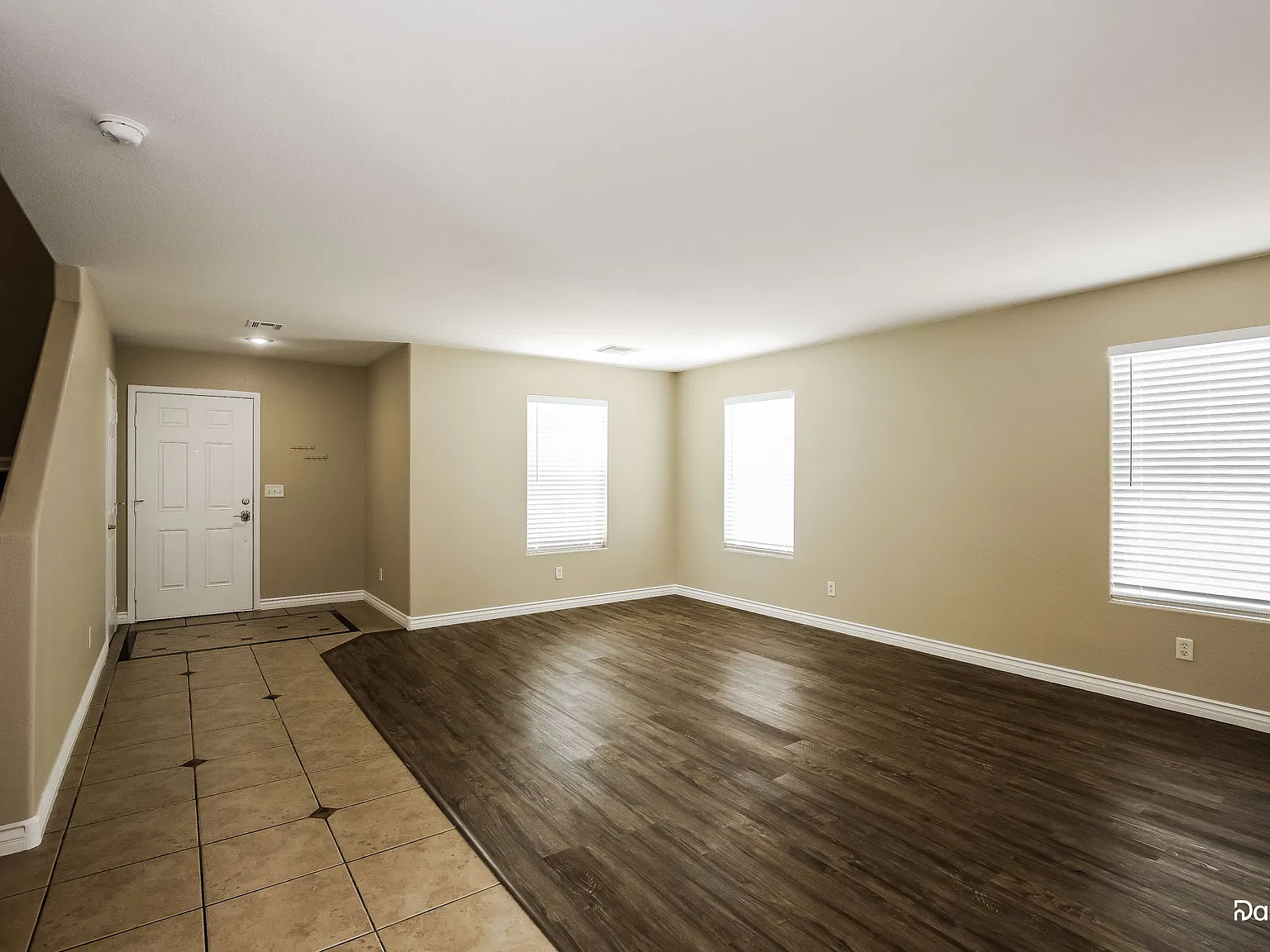 4 bed, 2.5 bath, 2216 sqft, $2,715 — Photo 3