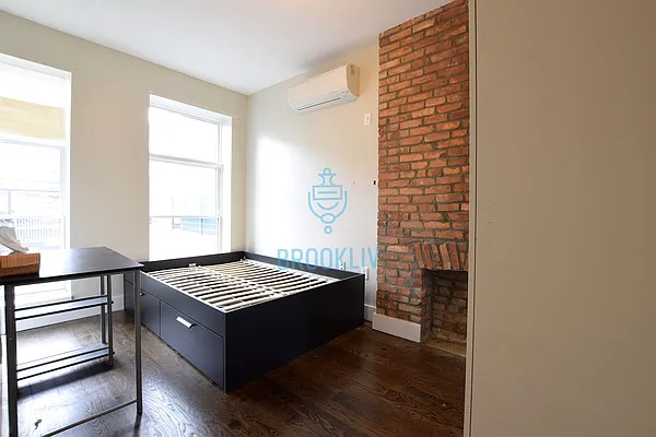 Rented by null | media 32